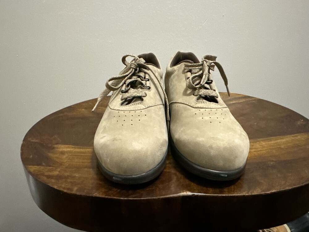 SAS Women's Free Time Walking Shoes Size 7.5‎ M Tan Nubuck B9